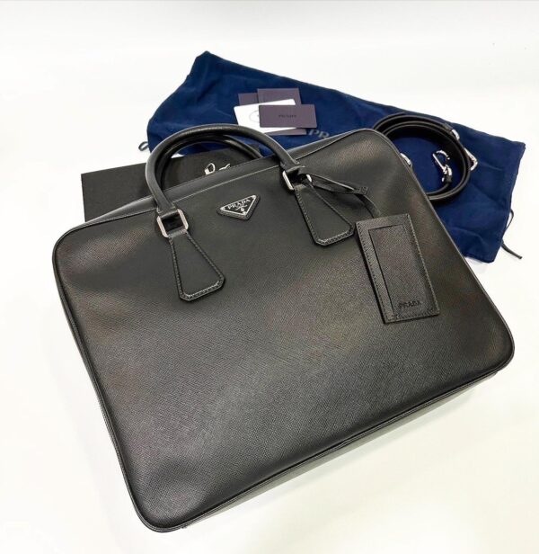 PRADA Saffiano Briefcase ปี 19