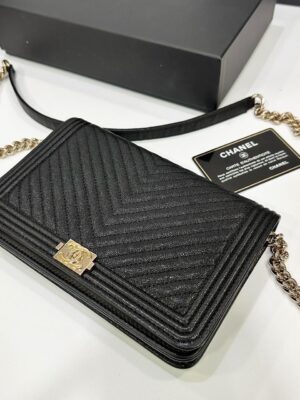 chanel use verygood woc holo 27
