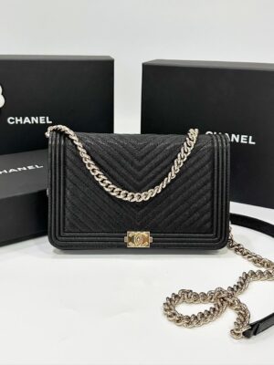 chanel use verygood woc holo 27