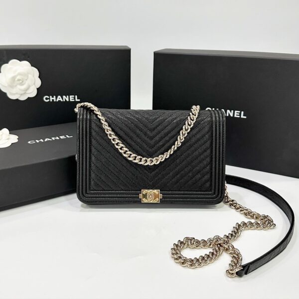 chanel use verygood woc holo 27