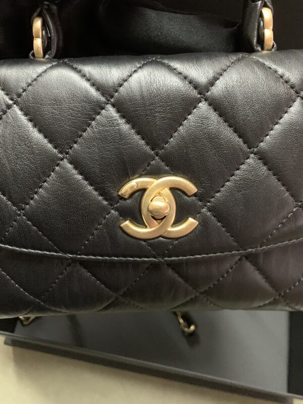 Chanel mini flap bag with top handle Crumpled lambskin GHW. holo 31 - Image 2
