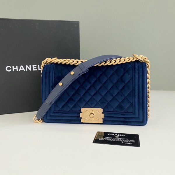 Chanel Boy 10 กำมะหยี่ Holo29