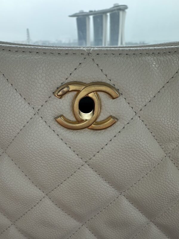 Chanel Small Hobo Bag 22s White Caviar GHW - Image 3