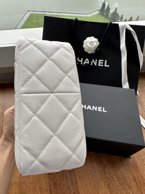 Chanel Small Hobo Bag 22s White Caviar GHW - Image 4