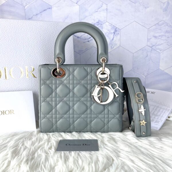 🎊🎊Used like new Lady Dior size small 2022