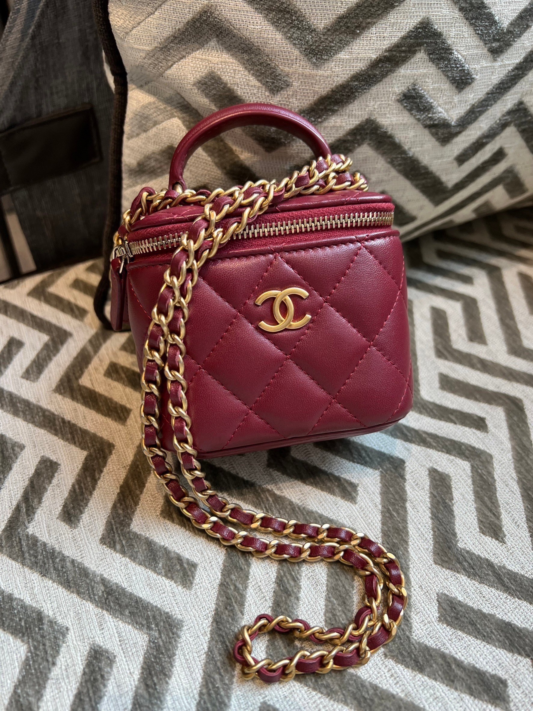 ♥️Very good condition♥️ Chanel Vanity Mini holo31
