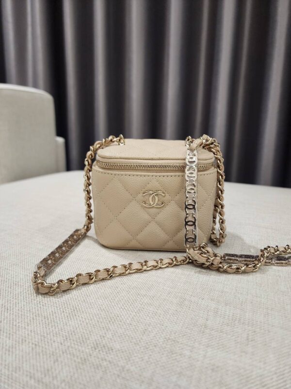 Used Very Like New Chanel Vanity Case Beige Caviar Holo 31 - Image 2
