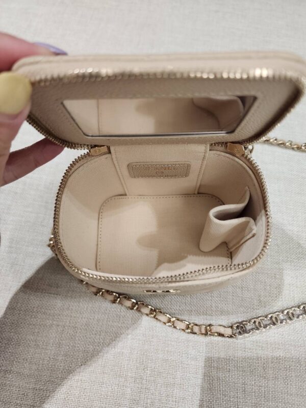 Used Very Like New Chanel Vanity Case Beige Caviar Holo 31 - Image 3