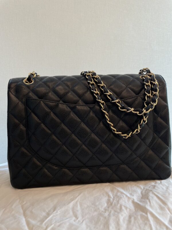 Used in good condition Chanel Classic Maxi Double Flap Bag GHW holo 14 - Image 4