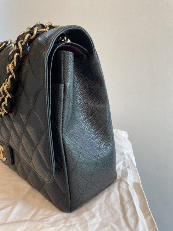 Used in good condition Chanel Classic Maxi Double Flap Bag GHW holo 14 - Image 6