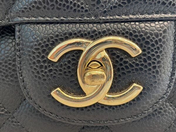 Used in good condition Chanel Classic Maxi Double Flap Bag GHW holo 14 - Image 3