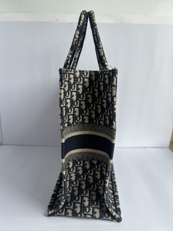Used very good dior book tote size large y2019 - Image 2