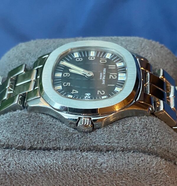 Used Patek Philippe Aquanaut Lady 4960 Rare stainless steel !! - Image 4