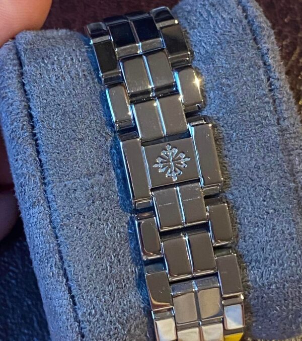 Used Patek Philippe Aquanaut Lady 4960 Rare stainless steel !! - Image 5