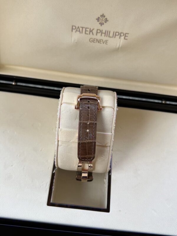 Used Patek 7010r-010 Rosegold - Image 3