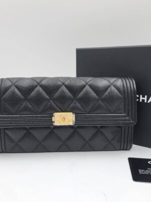 พร้อมส่ง kept unused chanel long wallet holo30