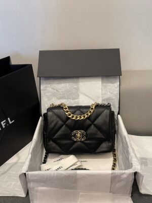 Like very new chanel 19 size 26 Microchip Y22.