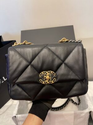 Like very new chanel 19 size 26 Microchip Y22.