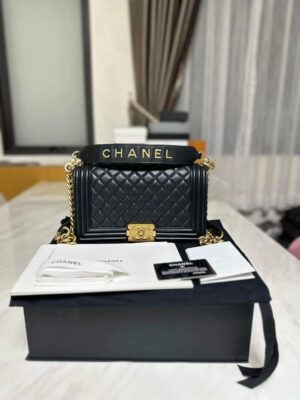 Chanel boy 10 ลิมิเตด