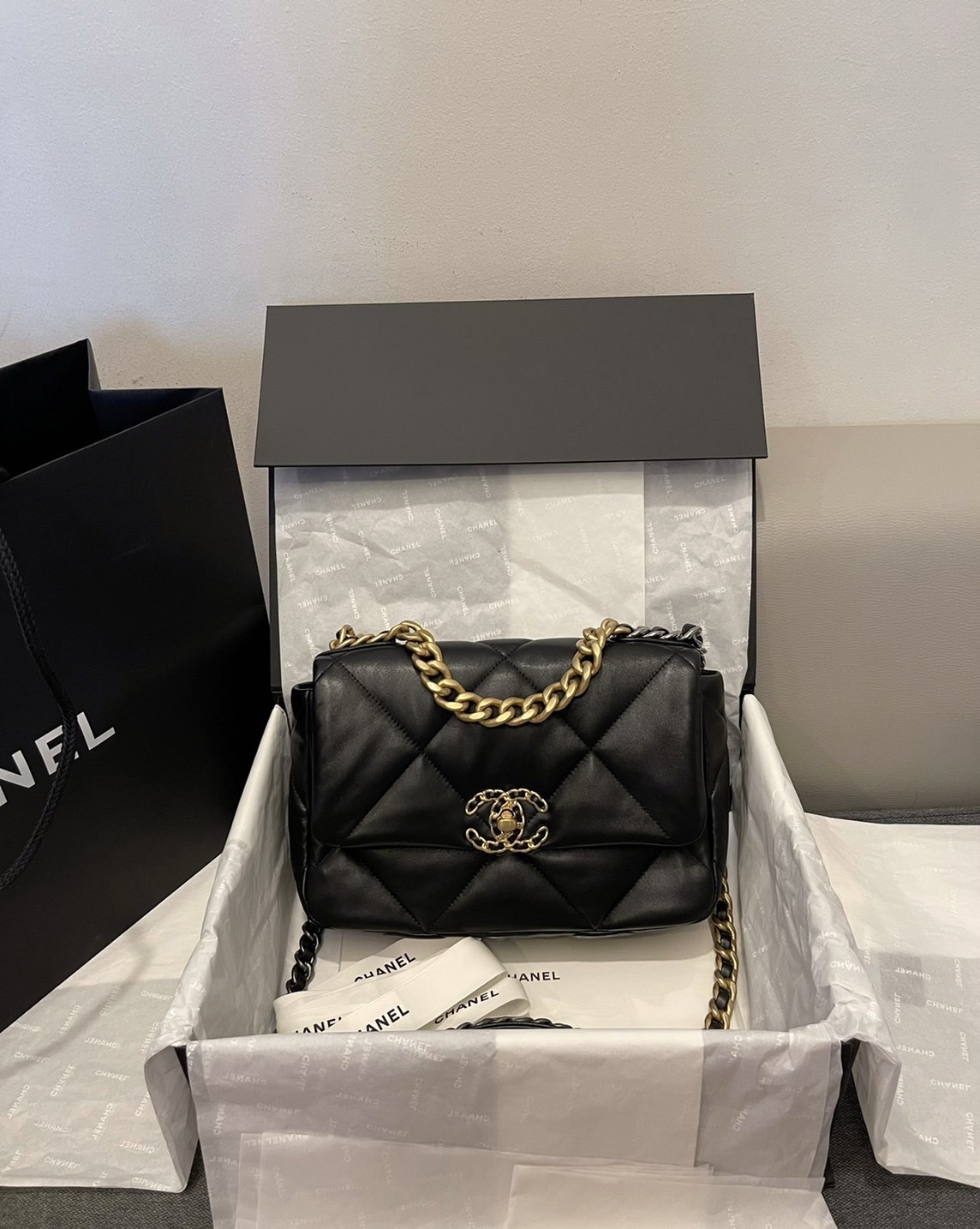 Chanel 19