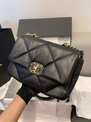 Like very new chanel 19 size 26 Microchip Y22.