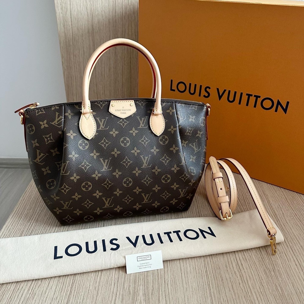 Louis Vuitton Turenne