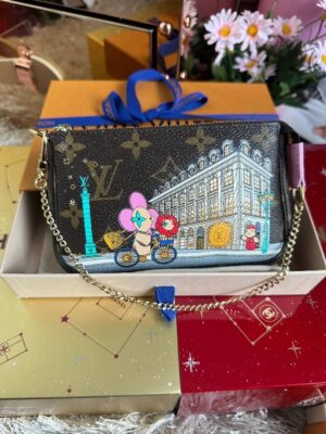 ของใหม่ Louis Vuitton Pochette