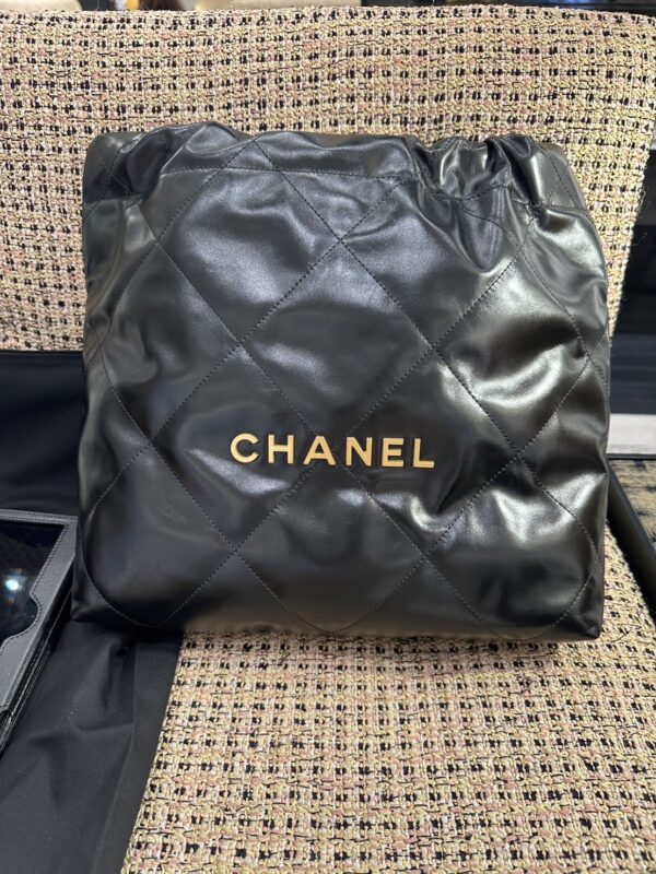 Chanel 22