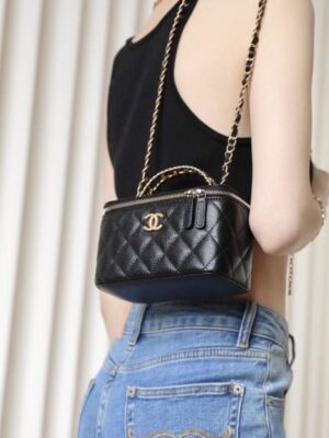 ของใหม่ vanity pocket caviar Ghw chip23b in black
