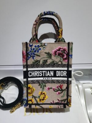 ของใหม่ book tote phone bag y23