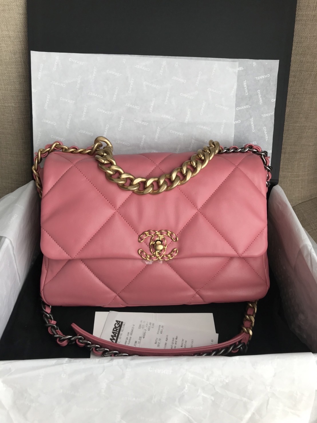Chanel 19