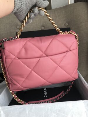 Like new Chanel 19 size 30 microchip