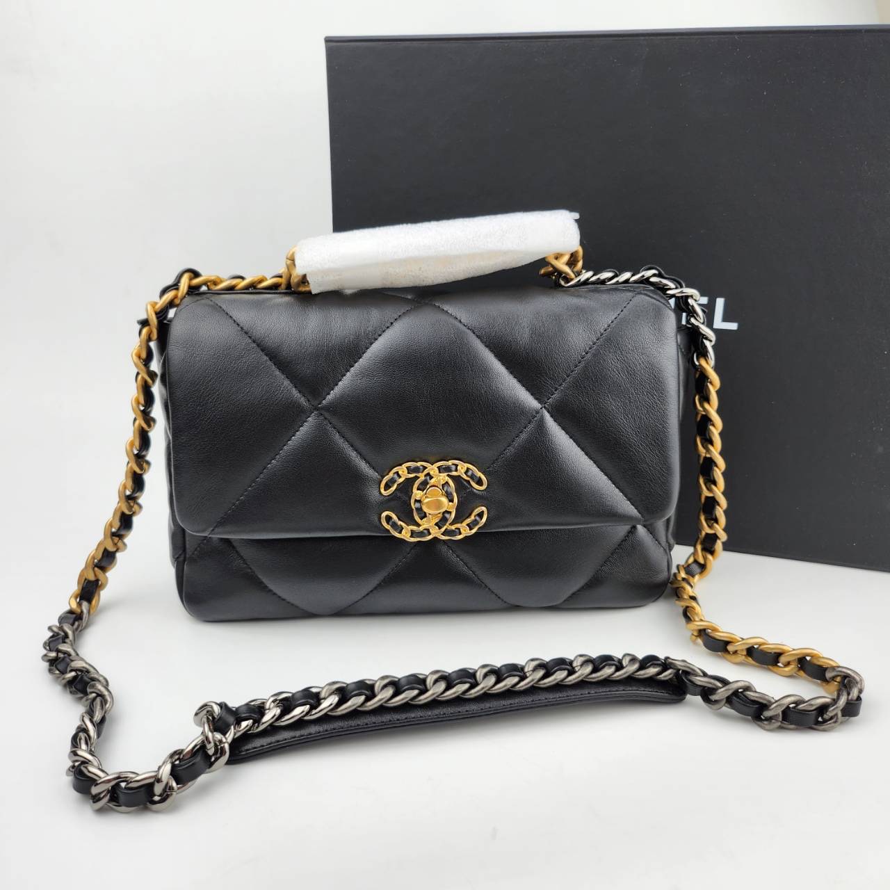 Chanel 19