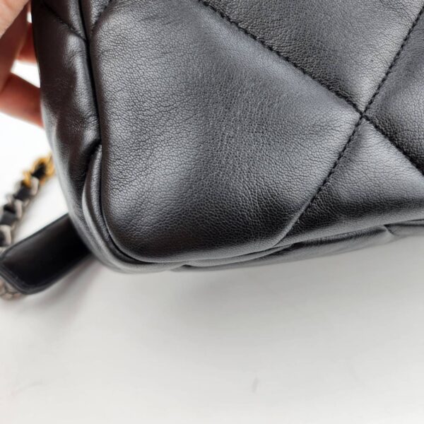 Chanel 19