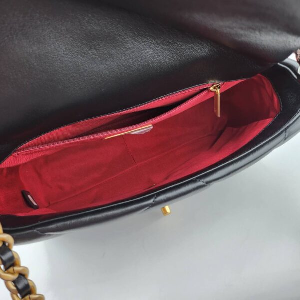 Chanel 19