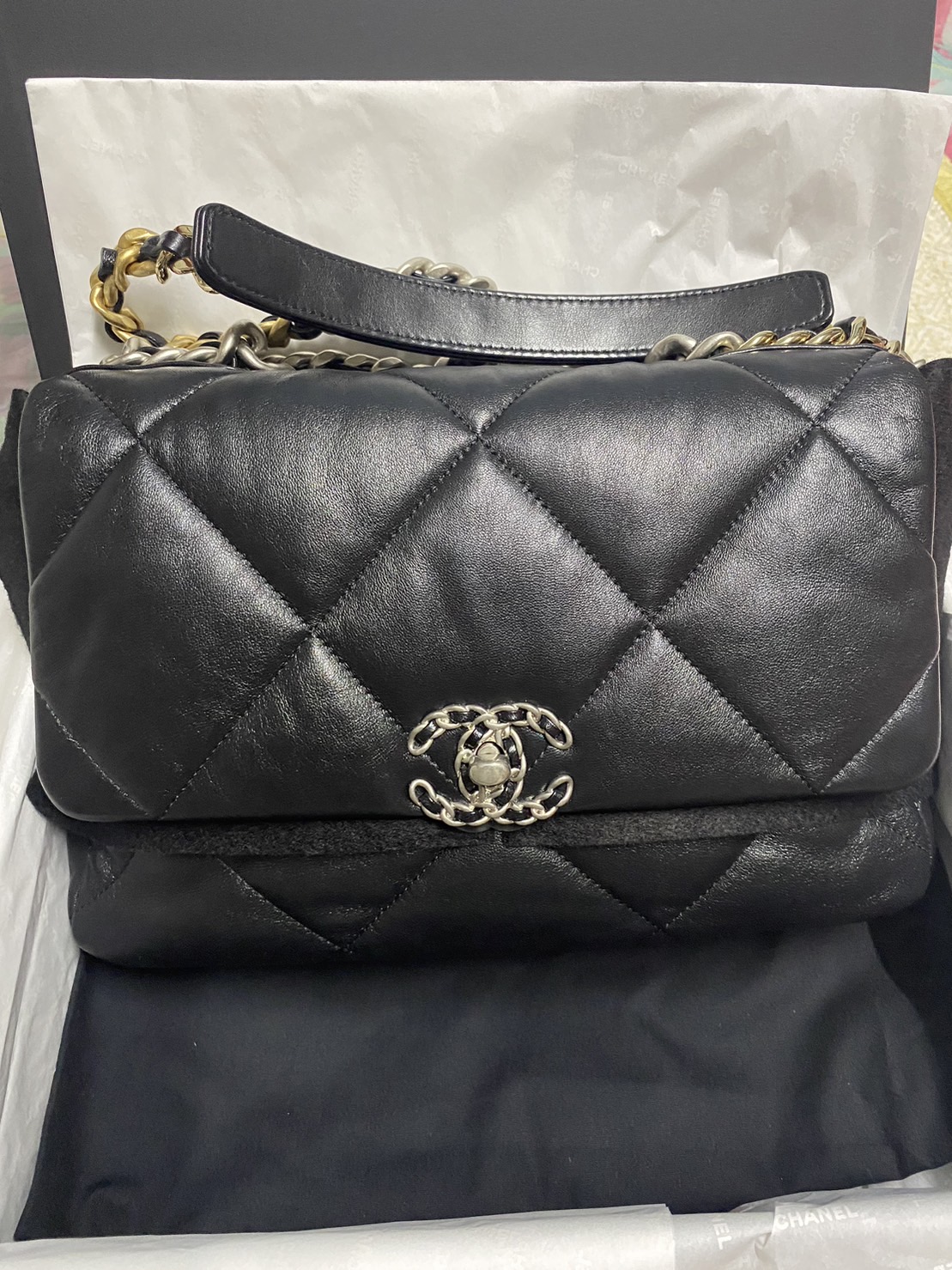 Chanel 19