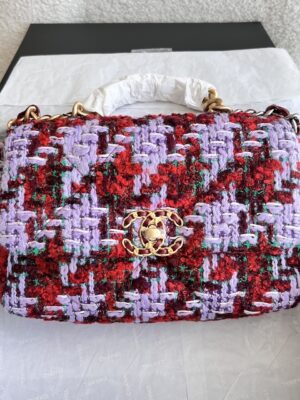 Kept unused Chanel 19 Tweed ghw holo30