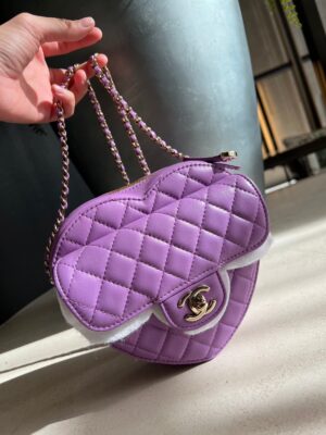 🔥Like new🔥Chanel Heart Crossbody microchip 💜