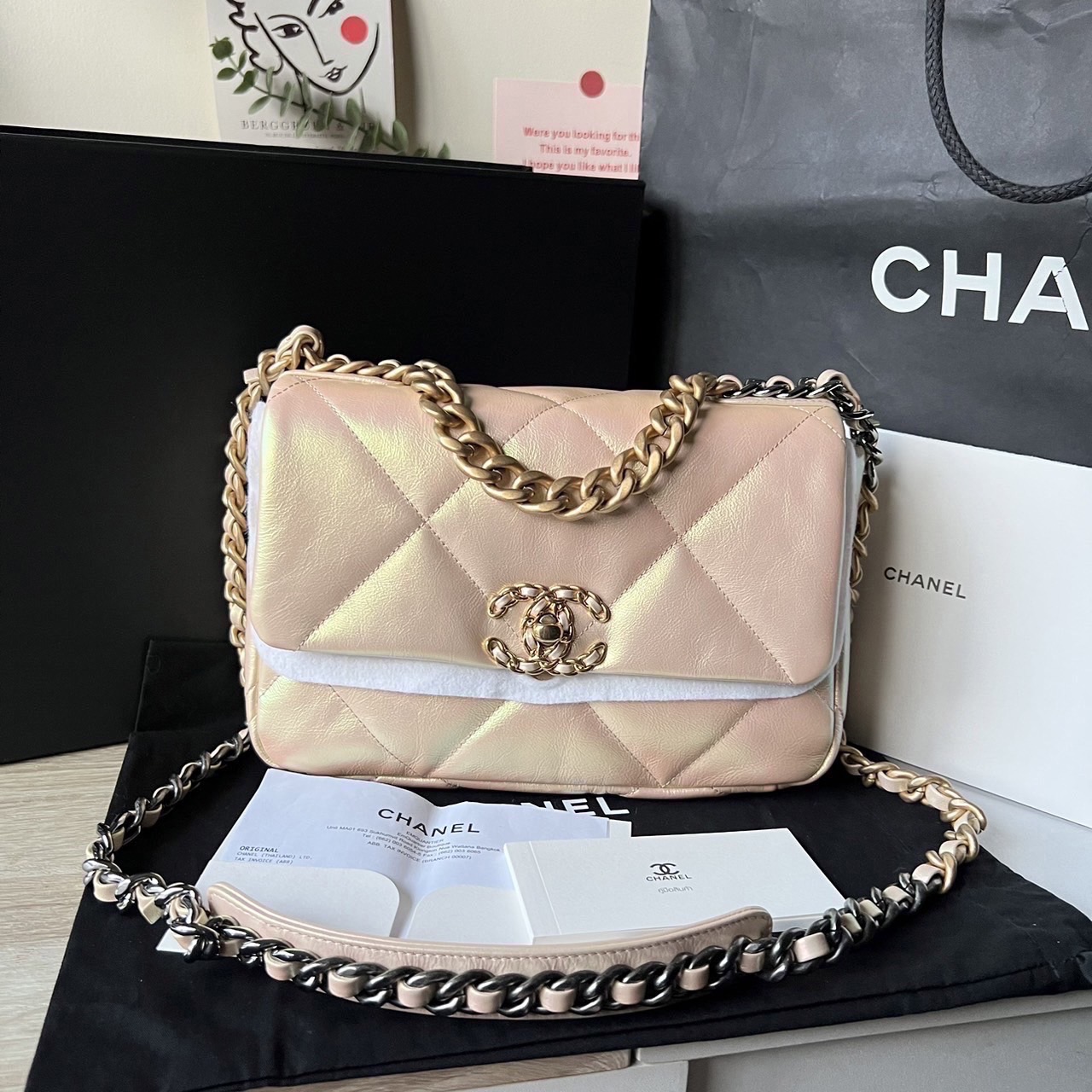 Chanel 19