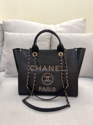 Good Condition Chanel Deauville small size black caviar GHW holo 26