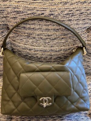 NEW!!!! CHANEL MAXI HOBO BAG Calfskin & Gold-Tone Metal Green