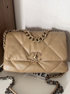 Used like new Chanel 19 sz.26 หนัง Goat สีdark beige holo29