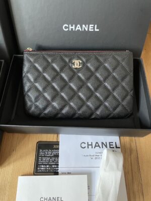 New chanel o case8″ lghw holo30