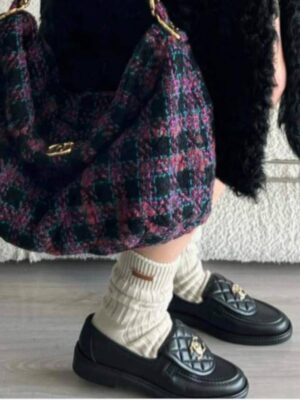 Used very like new chanel hobo maxi tweed