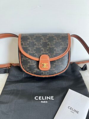Celine Triomphe mini Besace Y22
