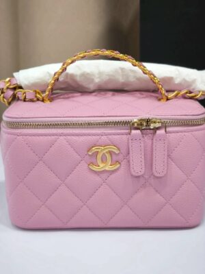 New chanel vanity pink caviar ghw holo32